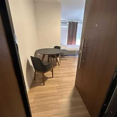Amas Apartman *